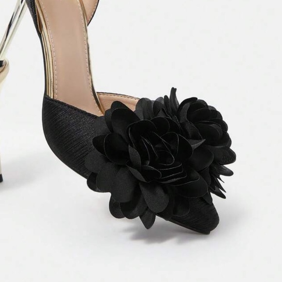 Pointed toe black Flower 3D appliqués slingback heels - gold detail - Picture 5 of 5